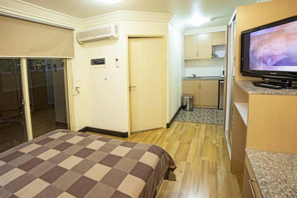 Cattrall Park Motel 卡拉萨 外观 照片